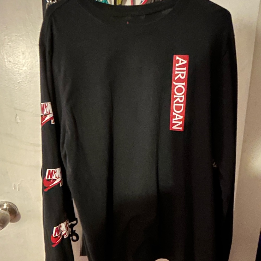 Men’s Jordan Xl long sleeve shirt